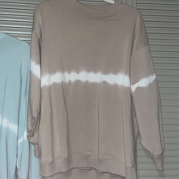 Set of Aerie sweatshirts - Picture 4 of 6